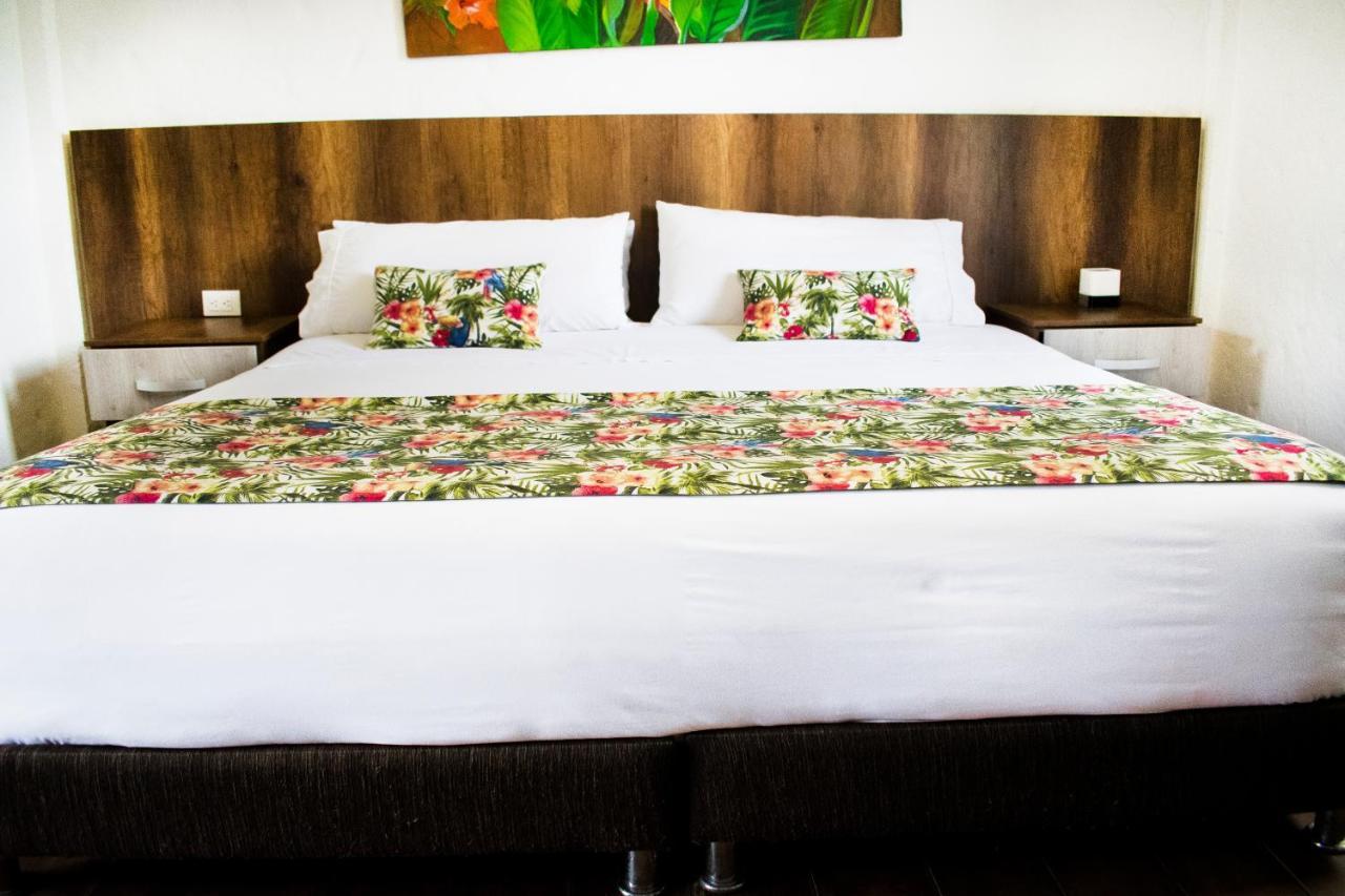 Hotel Hacienda Santa Clara 圣罗莎德卡瓦尔 外观 照片