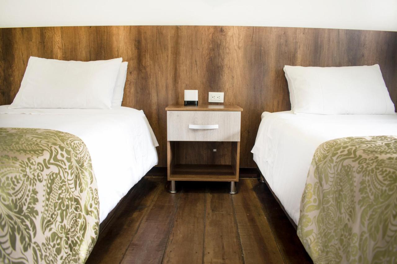 Hotel Hacienda Santa Clara 圣罗莎德卡瓦尔 外观 照片